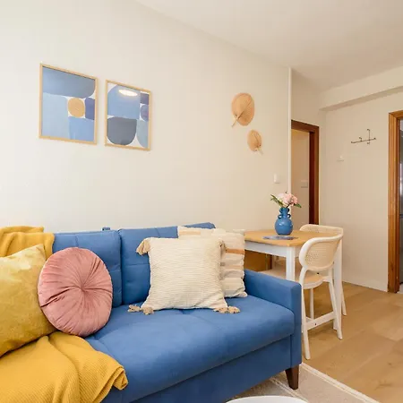 Living Urban 10 * Oviedo