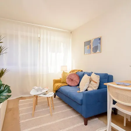 דירה Living Urban 10 *