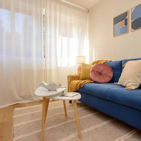 Living Urban 10 Apartament Oviedo